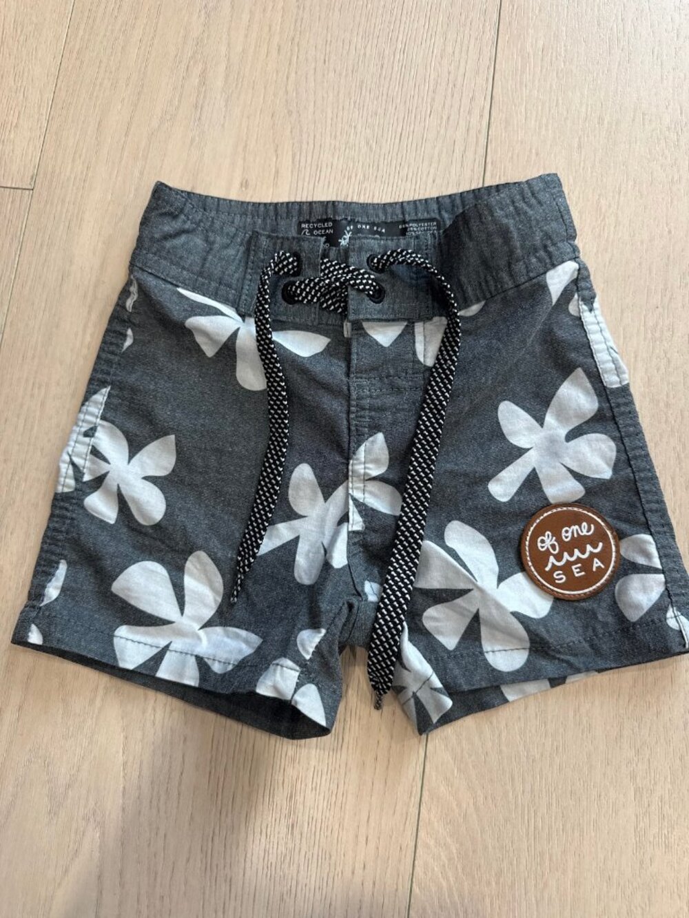 of one sea Shorts ONE 2/4